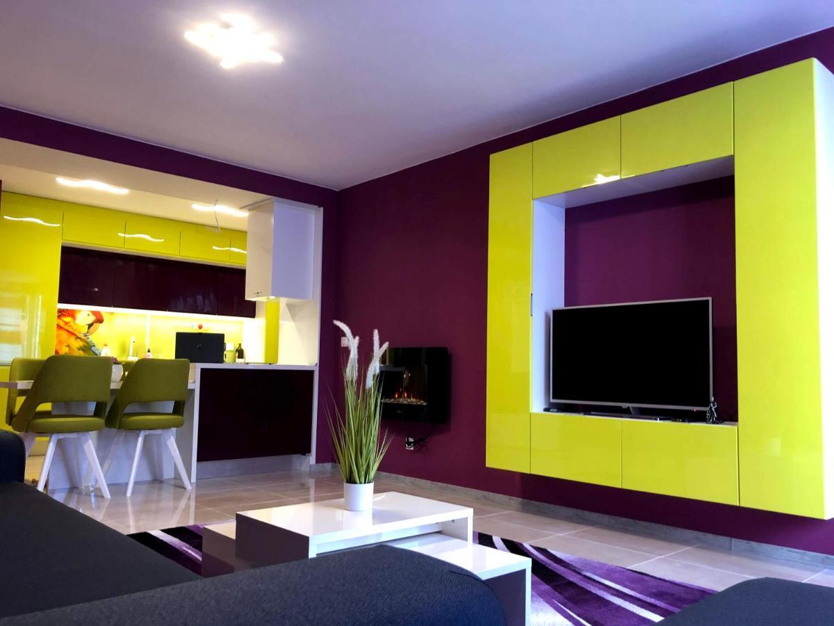 Ultraviolet Relax Apart صوفيا المظهر الخارجي الصورة