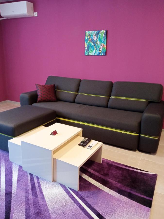 Ultraviolet Relax Apart صوفيا المظهر الخارجي الصورة